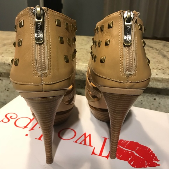 NWOT Leather Bootie - Picture 4 of 6